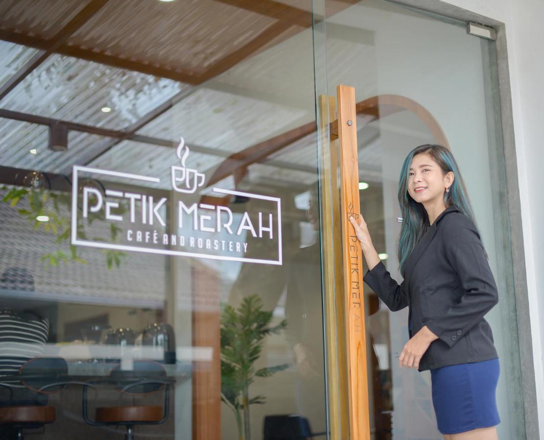 Petik Merah Homestay Pakualaman Exterior foto